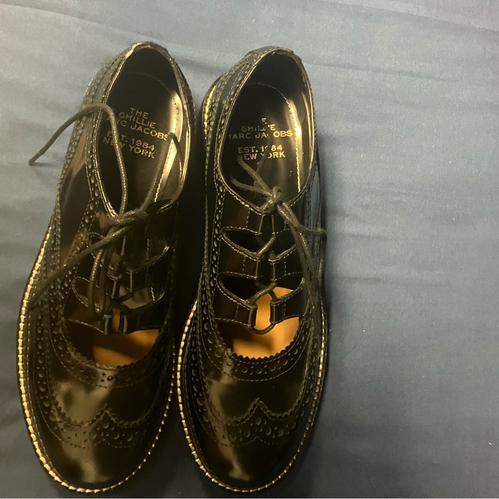 Brand new.Marc Jacobs Black Leather Oxfords with Wingtip Brogue